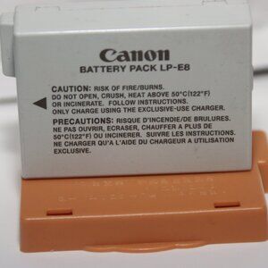 Genuine Canon LP-E8 Battery Pack for Canon Rebels T5i T4i T3i T2i with Cover New